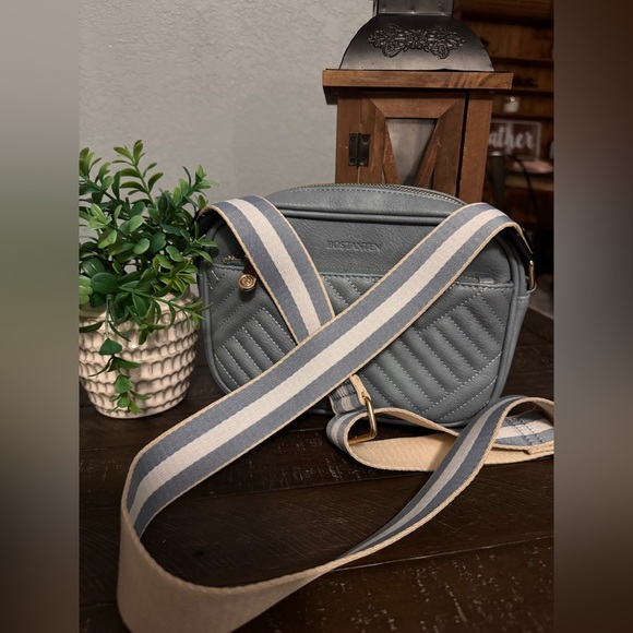 BOSTANTEN Quilted Crossbody Bag - Picture 2 of 7